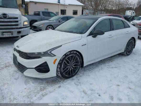 السلام عليكم كياكي فايف gt  ال بلاك ختومات وعلامات السياره كلها بل الأسود موصفات خاصه  السياره مكفوله من عدى الحادث مال امريكا ورصعه بل بنيد
السعر ٢٢٢قفل 
رقم بغداد بسمي مكاني كربلاء 
الأداء والمحرك
المحرك: 2.5 لتر، 4 أسطوانات، تيربو 
القوة: 300 حصان
عزم الدوران: 246 نيوتن متر
ناقل الحركة: أوتوماتيكي 8 سرعات
التسارع (من 0 إلى 100 كم/ساعة): حوالي 9.2 ثانية
السرعة القصوى: حوالي 210 كم/ساعة
استهلاك الوقود: حوالي 8.7 لتر/100 كم
سعة خزان الوقود: 60 لتر تقريبًا 
مزايا إضافية
التكنولوجيا: أنظمة متقدمة مثل Apple CarPlay و Android Auto.
الراحة: مقاعد جلدية قابلة للتبريد والتسخين، مع ذاكرة لمقعد السائق 
السلامة: رادارات أمامية وخلفية وجانبية، تنبيه النقاط العمياء، ونظام تحديد مسار.
القيادة: أنظمة قيادة متعددة، مثبت سرعة ذكي، وتحكم في التوجيه.
الميزات الخارجية: جنوط مقاس 18 أو 19 بوصة، فتحة سقف بانورامية، وشنطة خلفية كهربائية. 
***********
***********
