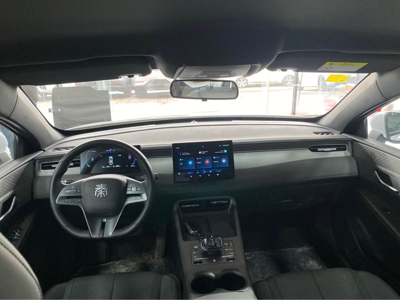 بي واي دي  Qin plus 2025.
تەنیا 5 هەزار ڕۆیشتووە.هیچی نی یە 
مواصفات.کارەبایی و بەنزین و هایبريد.
بصمة شاشةوكاميرا ویل کەپ.تانکی گەورە 
2100 كم.دەڕوات.تحديدسورعه.لیدڤۆلیۆم 
سعر 127ورقە   مۆبایل ***********
مکان أربيل معرض تۆپ کارس أربيل, العراق
