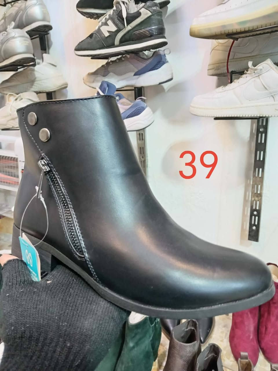 باله أوربي ماملبوس نسائي
العنوان حي صدام خلف جامع الزهراء عماره الخياطين
للاحجز زال استفسار مراسله وتساب ***********
