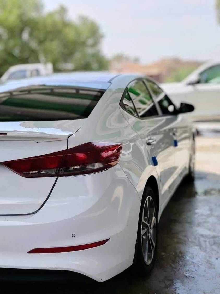 سلام عليكم النترا 2018 سوبر سيارة جديده بمعنى الكلمه لا دحجات لا شخوط لا بارد نصبته كلش حلوه سيارة محولبه بس حالوب خفيف ومامبين اله تتقرب عليه وقليلات مواصفات سيارة فتحه تبريد قطعتين مري شفط شاشه وكامره وتحكمات يدات نيكل رقم اربيل وكاله ومداور محرك 2000 كير ومحرك على وضع شركه لا مفتوحات ولا ملعوب بيهن حداديه جديده تخم تاير جديد 5ويلكب مكاني نجف السعر 152 وبيه مجال (رقم صاحب السيارة ***********)اني مكلف بلنشر صور السونار موجودات
