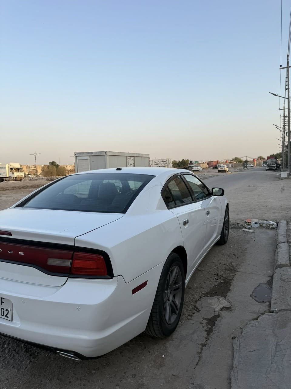 جارجر مديل13هزةجديدة رقم اربيل سياره كفاله من ضربه بس بيه بكانات صبغ  السعر135 (***********)
