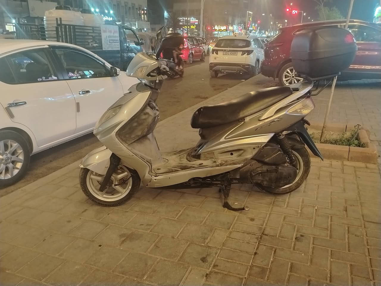 سلام عليكم دراجه سكنس فحل نوزل دراجه جديده مال جناي مابيها اي نقص نقص بس كيلو متر مالتها ستان كهربائي وباقي تفاصيل عله خاص متواجد واتساب وفيس عارضها 800 وبيها مجال الطيبين هاذ رقمي ***********بي واتساب
