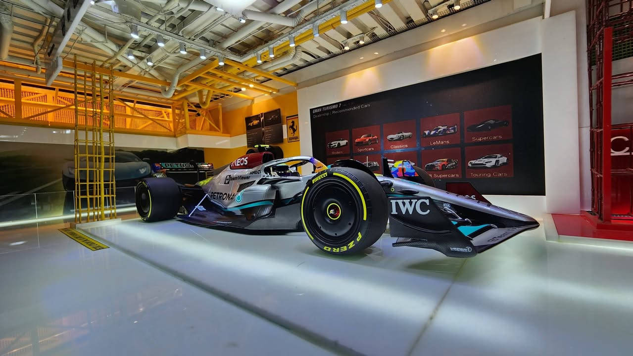 مساء الخير شباب .. متوفر للبيع
Mercedes-AMG 
Petronas formula one F1
سيارة المتسابق Lewis Hamilton 
2022
مجسم بحجم 1.18 بتفاصيل دقيقة جدا من ماركة Minichamps


**إذا كنت صاحب هذا الإعلان وتريد حذفه لأي سبب، رجاءا أرسل رسالة إلى الدعم الفني**