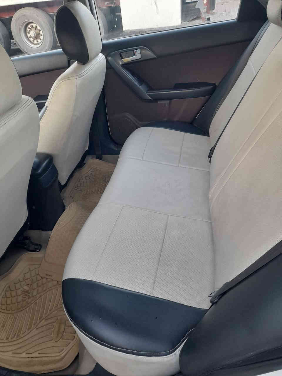 السلام عليكم 
سيراتو 2012  رقم أربيل الجديد 
بيها صبغ جاملغ امامي يسره وبيها بارد بسيط   
السعر //  98 
العنوان // بغداد  - الصليخ 
الاتصال  // ***********
