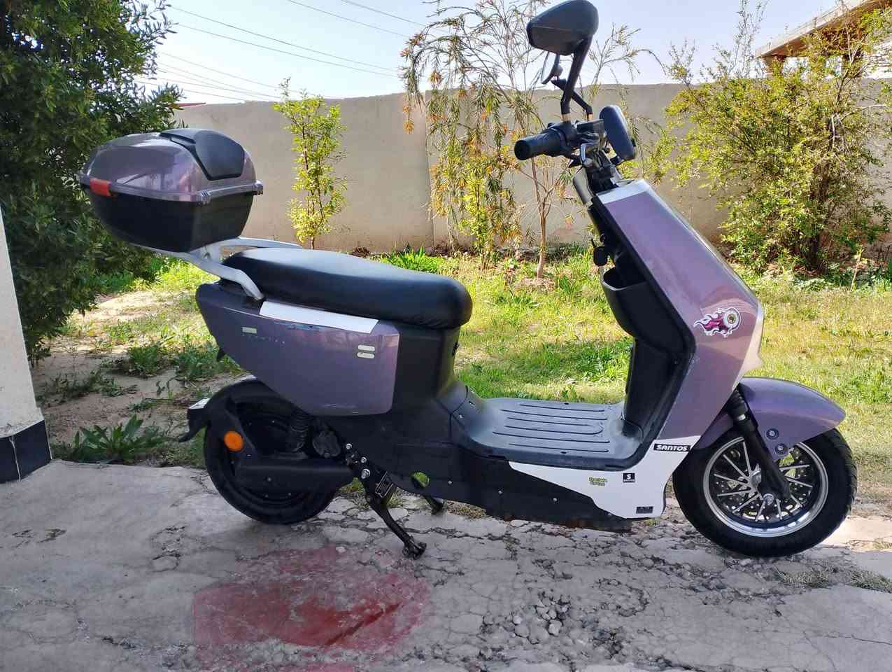 دراجة شحن سكنس 
(6) بطاريات كبار دبل 🔋
موديل 2025
نضام باركينك رجوع للخلف R
جنطه
شاحن تلفون 
دراجة كاملة بدون نقص
موجود خاص أو اتصال ***********
