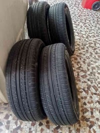 تايرات للبيع مستخدمات شي قليل القياس تاير 15 سعر 140وبي مجال رقم هاتف ...