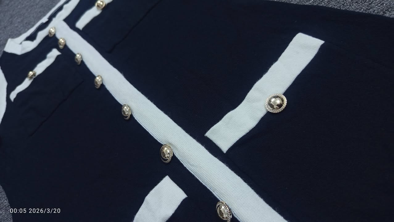 فستان نسائي تحفة كوالتي عالي 🔥🔥🔥🔥 
القياس S
السعر ب6بسسس


**إذا كنت صاحب هذا الإعلان وتريد حذفه لأي سبب، رجاءا أرسل رسالة إلى الدعم الفني**