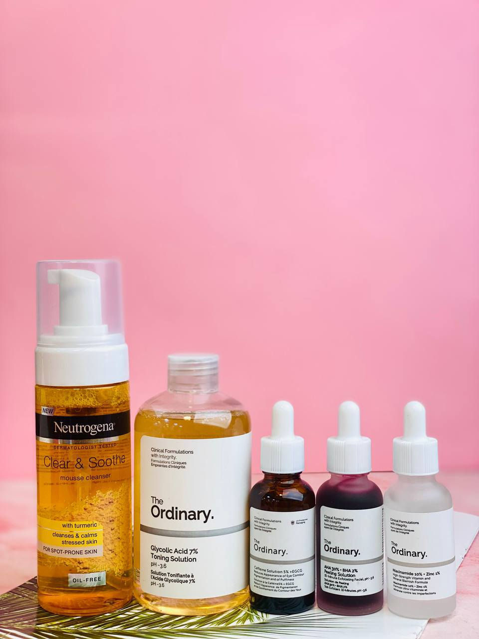 🎀 عرض خاص 🎀 
من شركة The Ordinary لتقشير وترميم وتفتيح البشرة وايظا يعتبر علاج فعال لحب الشباب والبثور ويمنع تكوينه يتكون 👈 غسول + تونر + بكج سيرومات ثلاثي 

🌸تونر اوردينارى الكندي الاصلي💯‌🇨🇦⁩
بحمض الجليكوليك يعمل على تقشير البشرة تقشير خفيف و ايضآ لا يسبب جفاف البشرة او تنشيفها 
يقلل من إفراز البشرة الدهنية
■يقلل الخطوط الرفيعة و الخطوط التعبيرية في البشرة و بيعمل على توحيد لون البشرةو علاج البقع البنية و التصبغات

🌸غسول فوم بالكركم 🧡
من أحدث ابتكارات نيتروجينا للعناية بالبشرة المعرضة لحب الشباب
🟡تركيبته المطورة بالكركم المعروفه بغناه بمضادات الأكسدة وخصائصه المهدئةوتنظيف وتفتيح البشرة....
🟡يعمل على إزالة الشوائب والزيوت والمكياج

🌸بكج السيرومات المكون من ثلاث سيرومات
🌸 سيروم مقشر الاحماض لتخلص من حب الشباب ومقاومة التجاعيد 🔥 
🌸سيروم الكافيين للانتفاخات حول العين والهالات السودة 🔥 
🌸سيروم  النيساميند لترطيب وشد البشرة واعادة نظارتها 🔥
منتجات العرض اصلية


**إذا كنت صاحب هذا الإعلان وتريد حذفه لأي سبب، رجاءا أرسل رسالة إلى الدعم الفني**
