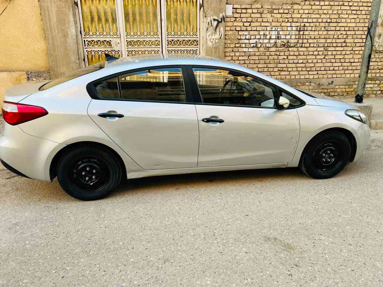 سلام عليكم 
سياره سيراتو خليجي 2016
مكفوله محرك 1600 دوش 
موصفات نص فول 
السعر 118 وبيه مجال
شراي يتصل ***********
الشراي يتصل الميمونة, ميسان
