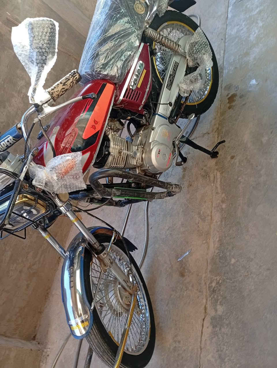 السلام عليكم دراجه تايكر لا تنقيص ولا تبخير الربعه كير موديل 2019.      العنوان تكريت الزهور.    السعر 350الف.  وبي مجال ***********
