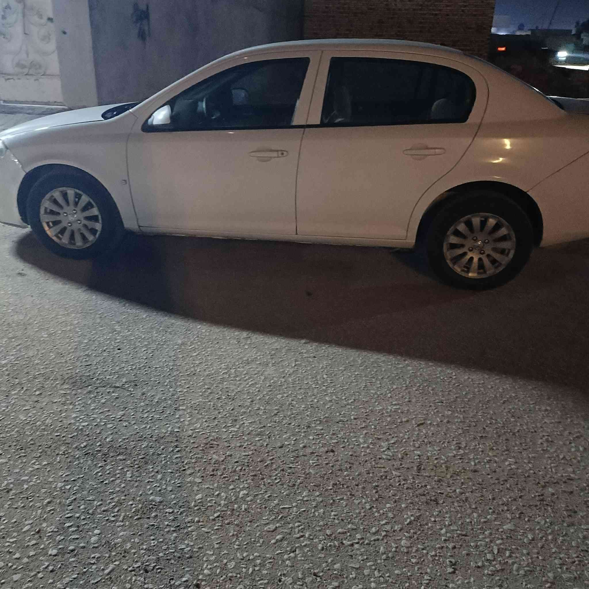 السلام عليكم سياره شوفر
بيه ضربه بلجاملغ الخلفي وطخه بلبجم خفيفه 
مكينه بيه بخار قليل 
مكاني نجف الاشرف 
سعره 50 
***********
