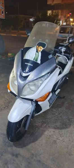 سلفر ونج 400 gt السعر 17$ وبيها مجال دراجه كامله من كلشي فول العنوان بغداد الحسينيه *********** هذا صاحب الدراجه 
مكلف بالنشر
