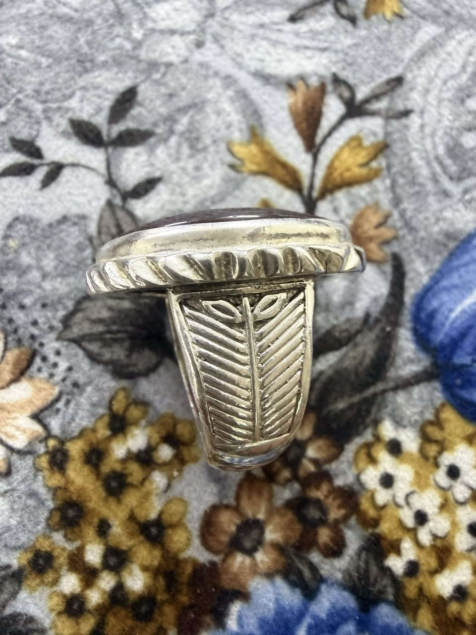 يماني تمري صياغه ثقيله وحجره كبيره 

السعر150


**إذا كنت صاحب هذا الإعلان وتريد حذفه لأي سبب، رجاءا أرسل رسالة إلى الدعم الفني**