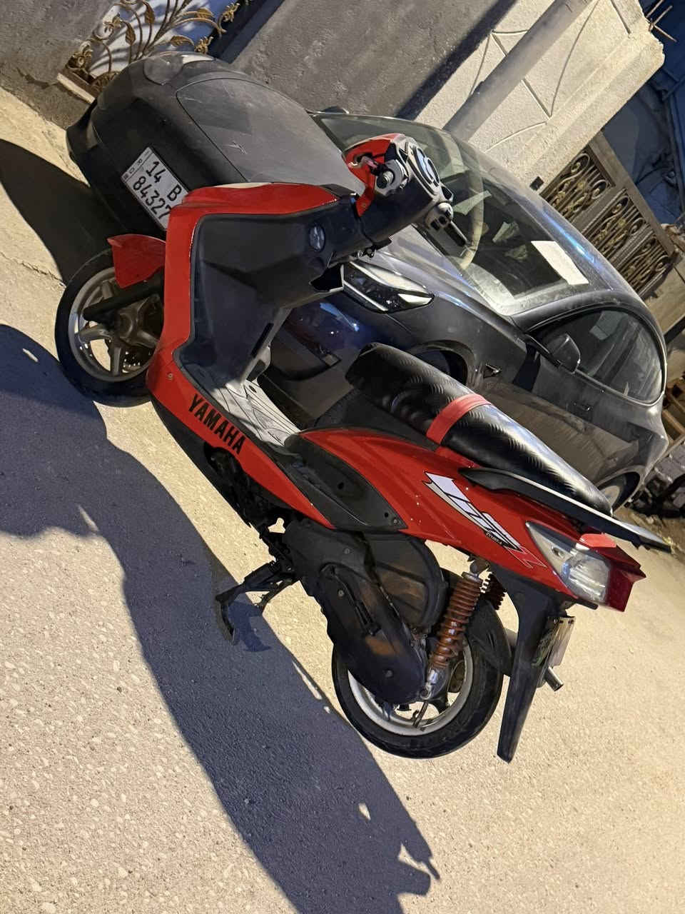 سكنس فحل نضيفه جدا المحرك بلادي والدراجه ناعمه ومعدل حلو وماناقصها شي  مكانها البصره ابي الخصيب 
رقم الهاتف ***********
السعر 950 الف
