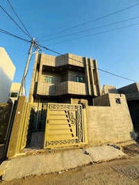 شارع 40 قرب جامع الواثق • بيت طابقين • ٣ غرف