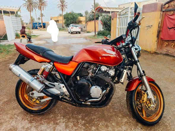 السلام عليكم... .
سيبي 400 جيل ثاني هايبر سكيورتي 16 ولف مكفوله المكينه كفاله عامه  مكينه خرسه 1/2/3/ بطناش اوراق سعره 1600 وبيها مجال للشراي ***********
