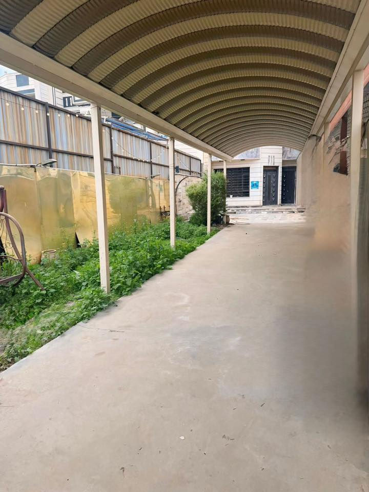 منزل تجاري للايجار منطقة الاساتذه خط سريع حي العامل يحتوي علة ٦ غرف نوم مع صالة وحولي ومطبخ حمامات عدد 2 ويحتوي عله كراج يسع ٥ سيارات ويحتوي عله ٨ سبالت ومطبخ تركي متكامل وغرفة نوم تركية
للأستفسار 
مراسلة ***********
