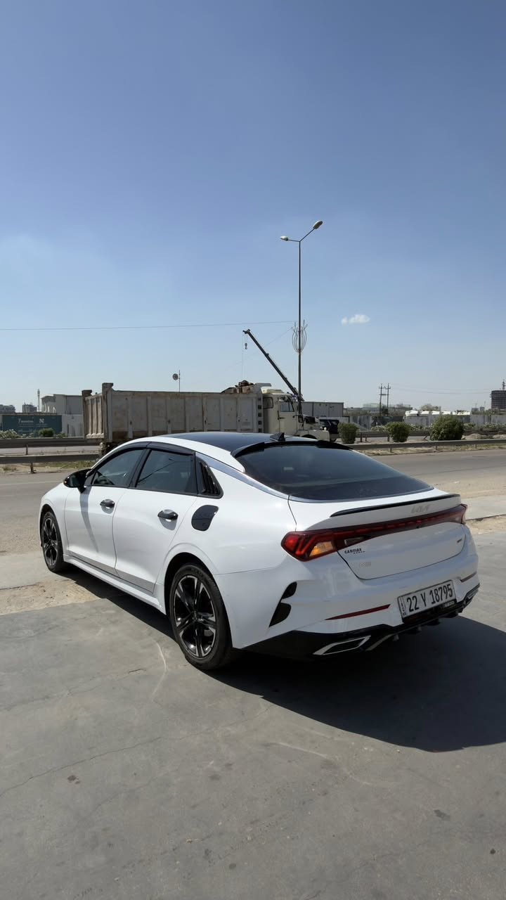 السلام وعليكم 
عندي k5 gt line 2023 للبيع 
السيارة بنوراما
راداار امامي خلفي وجانبي 
اشاير ب مري 
كشنات جلد احمر 
نقطة عمية 
تحكمات ستيرن كروس وقيادة ذاتية وتحديد مسار 
كير ٨ نمر و٤ وضعيات قيادة 
شاشة كبيرة ولمس وبيها كاربلي واندرويد اوتو ونظام خرائط
السيارة بصمة وتشغيل عن بعد 
السيارة 1600 تيربو  
ماشية 48mil 
حادثها جانبي جاملغ امامي وشوية من الباب والبنيد كلير من امريكا 
السيارة مكانها بغداد الدورة شارع ابو طيارة 
رايدها ب178$ وبيها مجال …السيارة بأسمي وبيها هزة وبراد مساقطة تريد تحويل تريد وكالة 
للتواصل 
***********
