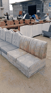 وصلت حاويه كاونترات وحاويه ديوانات تأريخ12/28 معرض علي اللافي العنوان ...