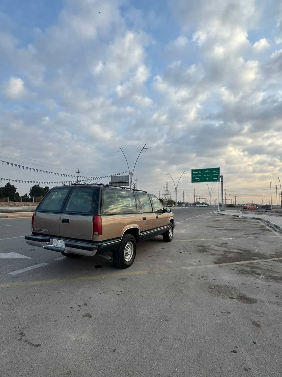 سلام وعليكم بهبهان للبيع رقم بغداد سنويه منتهيه سياره جديده كلش نضيفه الف ماذب عليها برغي ما ناقصها بيها جراد بالبنيد خفيف دواخل جدد العنوان بصره الزبير السعر 78 وبيها مجال قليل لشراي رقم الهاتف ***********
