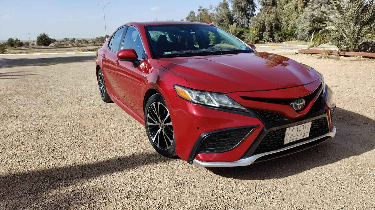 السلام عليكم
كامري 2020 SE هايبرد وارد كندي 

ضررها بالايت الايسر شويه بالجاملغ وشوية بالبنيد بدون تبديل وبدون صبغ تعديل على البارد موضحه بالصور بيها تكحيلات 

بدون ايرباك ماشيه (145000)كم قابل للزيادة السيارة 

المواصفات 

رادار امامي

تحديد مسار 

ثلاث انضمة قيادة

شفتات ستيرن

هاند بريك بصمة 

اوتو هولد 

مقعد السائق كهربائي

مقاعد جلد ومخمل

السعر 17500$

القائم العبيدي 

*********** محمد
