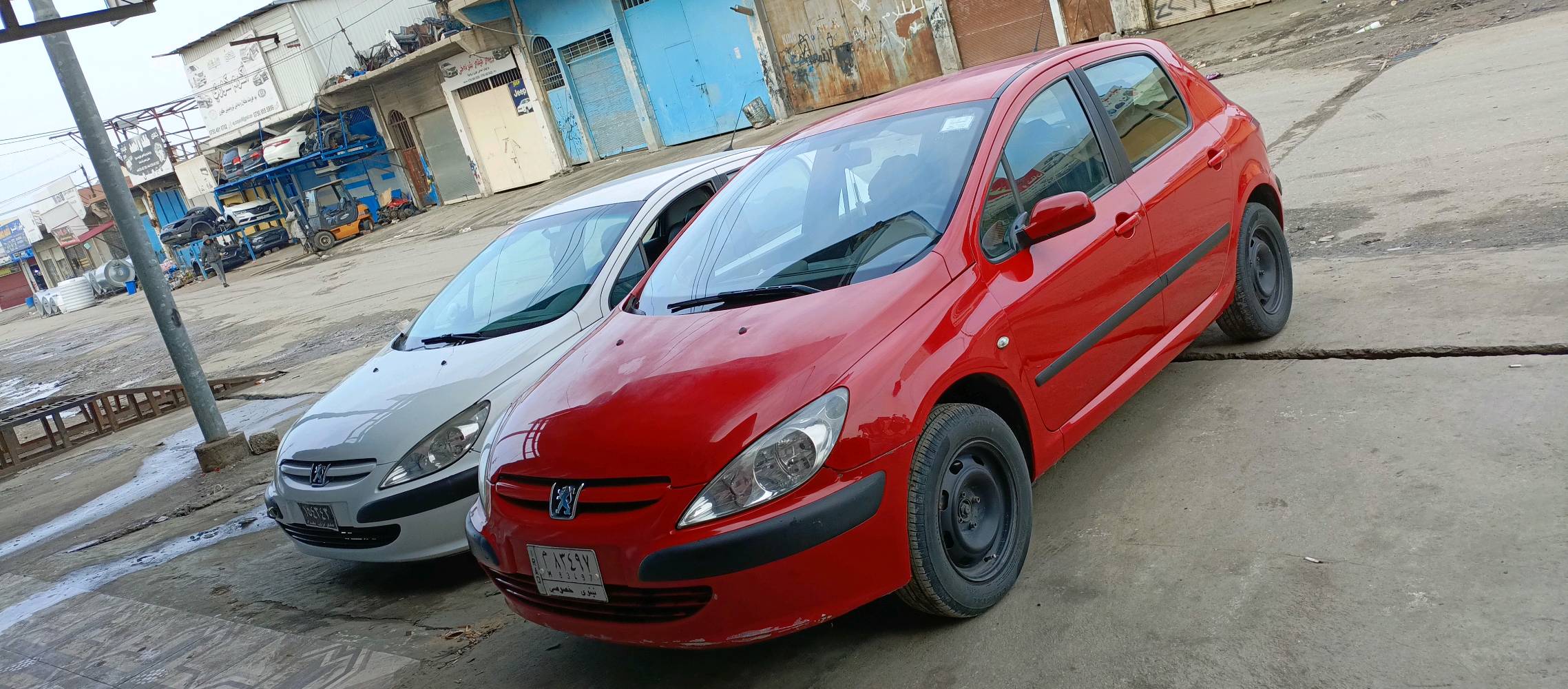 السلام عليكم اخي عندي بيجو فرنسي 2005 حجم 307 بيع او مراوسه مع بيكم