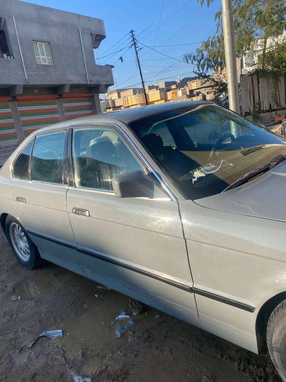 السلام عليكم شباب BMW5250مسكر  نضيفه ما بيها اي عيب يحتاجلها صدر امامي سعرها 65 وبيها مجال قليل مكانها تكريت ***********
