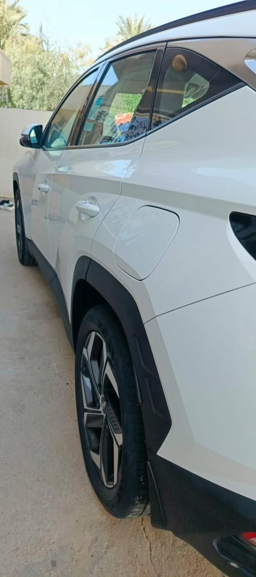 سلام عليكم توسان للبيع خليجي موديل 2024 مكينة 2000ماشية44 حقيقي فول مواصفات استيراد خاص كشنات جلد ويل 19 وجنطة كهرباء عدا البانوراما كفالة عامة رقم بغداد الجديد مكانها أبو غريب للأستفسار ***********
