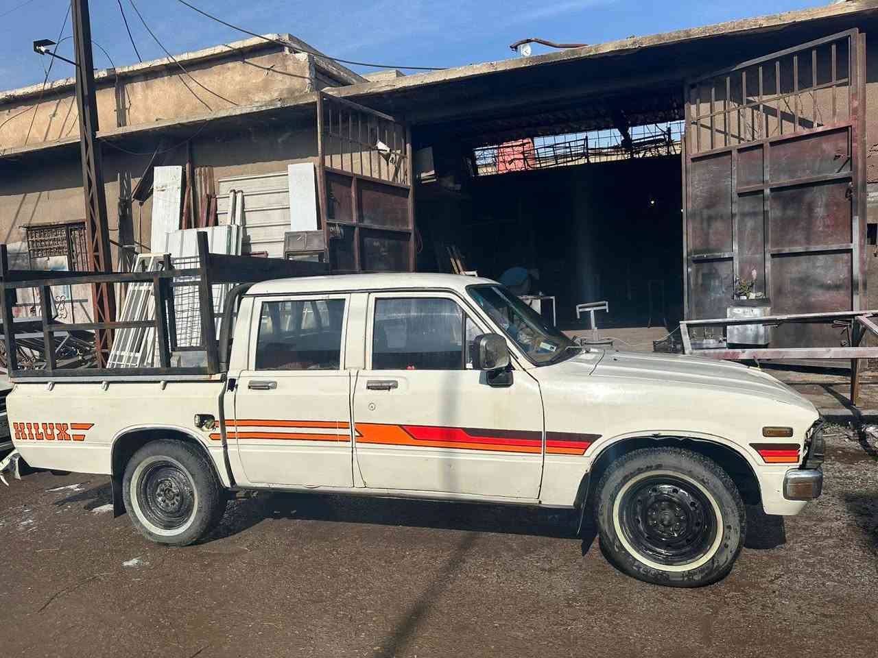 السلام عليكم
بيك آب موديل 82

تخم تاير جديد

محرك بي صرف

كير نظيف

رقم صدامي اصفر

كابون بانزين بيها

السعر 32 وبي مجال حك الجيه

***********

***********
