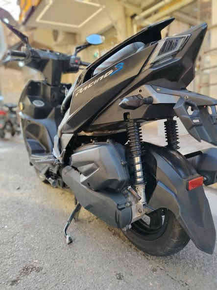 سلام عليكم 
كايمكو رايسنك S موديل 2017 ماشيه 57000 الف رمبه
فول نضافه مكفول كفاله عمامه 
بدون اوراق يعني ما مرقم 
السعر 13 ورقه وبيه مجال 
العنوان الانبار الرمادي 
***********
