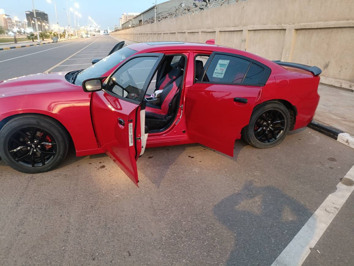 السلام عليكم جارجر 15 مرمزه17 تحويل ثاني يوم رقم بصره باسم ولد صديقي رقم مميز السيارة حادثها بنيد فقط محدث مال (SRT) ومحدث دعاميات السيارة فول مواصفات واحد ع واحد بصمه تشغيل عن بعد فتحه تبريد وتدفئه بالكشنات الاماميه والخلفيه رادرات شاشه كبيره مكينه 6 سلندر كفاله هيه والكير ومسوي الهن ادامه جاهزه حداده توني مبدل الصدر الامامي الاكسل جديد ماشيه 97 الف ميل حقيقي السيارة ويل 18 جديد وتاير دنلوب اصلي يعني جاهزه من كلشي لايتات زينون اصلي ملاحظه السيارة بيها دحجه مكحله بالباب مال صفحه العبري وباقي كلها نظيفه دواخها جلد ومغلفها تلبيسه اصليه يعني جاهزه من كلشي السعر 157 بيها مجال قليل جدا وهاي كلشي بتفاصيل ذاكرها بالمنشور مكاني البصره حي الكفائات رقمي للشراي *********** البصرة, العراق
