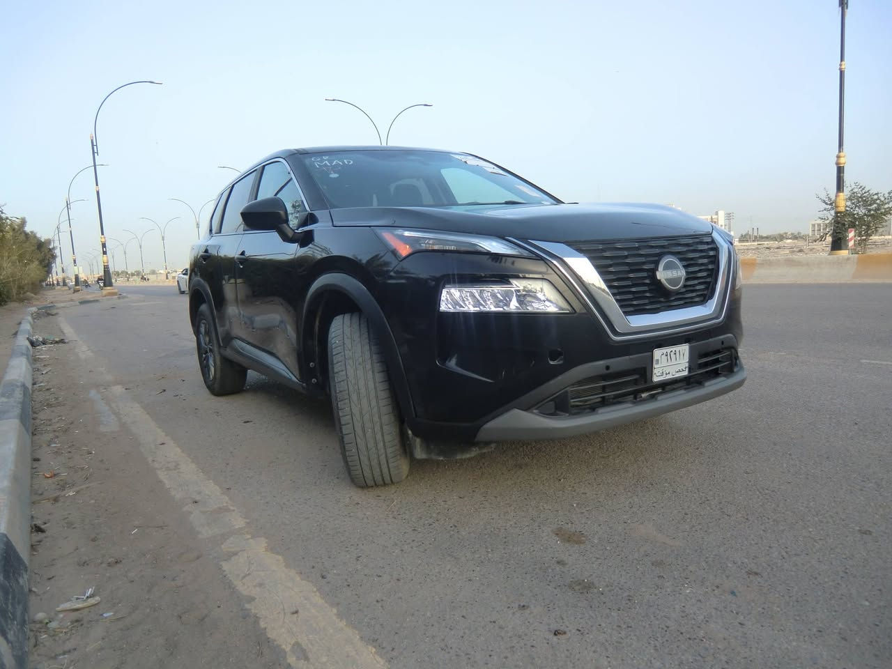 نيسان روج موديل 23 
مواصفات  S AWD
محرك 1.5 تيربو 201 حصان وعزم 300 نيوتن
رادار امامي وخلفي وجانبي 
توقف ذاتي
اوتو هولد 
اوتو ستار
خمس اوضاع قيادة
نقطة عمياء
كامرة خلفية 
تبريد امامي خلفي 
فول تحكم ستيرنك مع اوامر صوتية
شاشة تدعم ابل كار بلي واندرويد اوتو
لايت ليد مع انارة نهارية
العداد 41 الف ميل مشي امريكا
السيارة جديدة بمعنى الكلمة 
الحادث خفيف جدا واضح بالصورة 
 بدون ايرباك 🤩 صور الحادث مرفقة
 مكفول كفالة عامة محرك كير تبريد شرط بلادي برغي ما مفتوح صور الحادث 👇 مرفقة 
السعر 149بدون رقم تترقم محافظات 
مزيد من التفاصيل الاتصال على الرقم 
***********
مكان السيارة كربلاء
