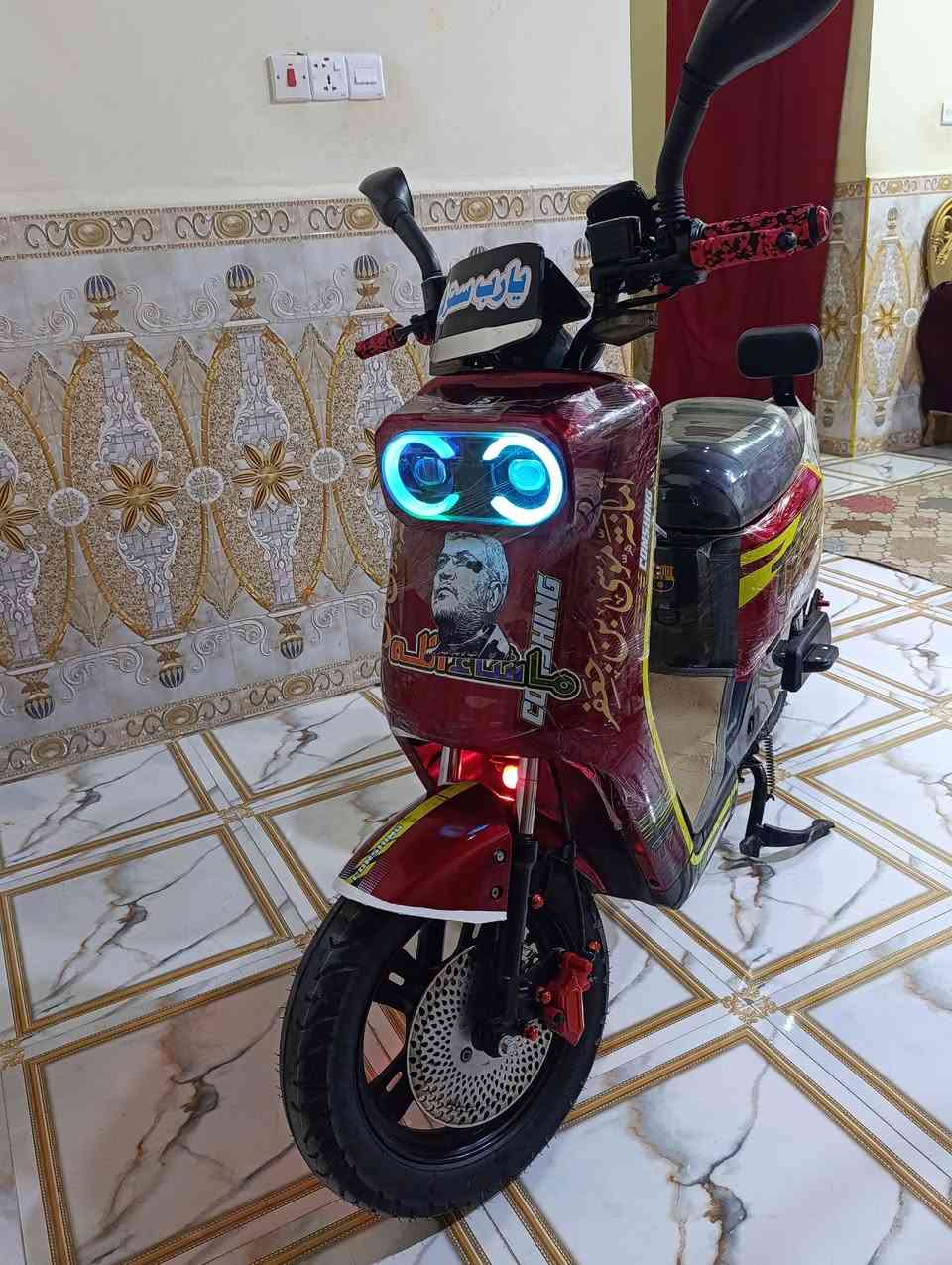 السلام عليكم
دراجه شحن t7 جدبده كلش موديل 2026 زلق مابيها بطاريات موديل 2026 سته مو خمسه دبل حجم 32 عقل رياضي دراجه مفوله وجديده كلش وكامله هورن لايتات اشاير كله شغال ما نقصها برغي ومعتني بيها وما ماشيه مكاني ابو الخصيب بالعوجه الشراي يراسلني واتساب وبخدمته
***********
