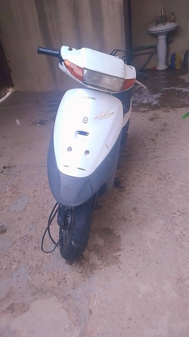 دراجه 60 للبيع بيها. نواقص وتشتغل وتطفى 
100 قفل 
مكاني بالاعلام 
***********
اذا اكو مراوس بماكس وانطي فرق هم عادي
