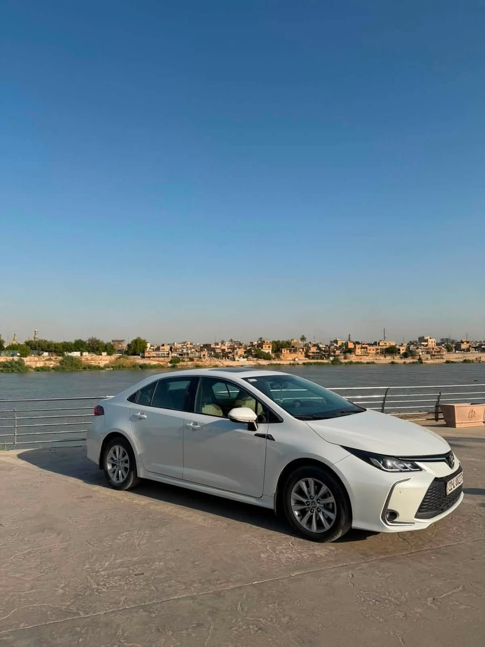 🚗 للبيع: تويوتا كورولا (ساز) موديل 2024 – فل أوبشن (فتحة سقف)
✅ موديل 2024
✅ الممشى: 38 ألف كم فقط
✅ فل أوبشن (ساز) مع فتحة سقف
✅ شاشة، كاميرا خلفية، تشغيل بصمة، دخول ذكي، حساسات، جنوط ألمنيوم، تحكم بالمقود، مكيف ممتاز، وجميع مواصفات فئة الساز.
✅ السيارة مكفولة وتحت ضمان الشركة.
✅ جميع تبديلات الزيت والصيانة الدورية داخل الشركة.

الملاحظات:
🔹 ضربة خفيفة (بارد) في الباب المعاكس لباب السائق.
🔹 شخط صغير في باب السائق.

💰 السعر: 18,200 دولار قابل للتفاوض بالمعقول.

📲 للتواصل واتساب:
***********
