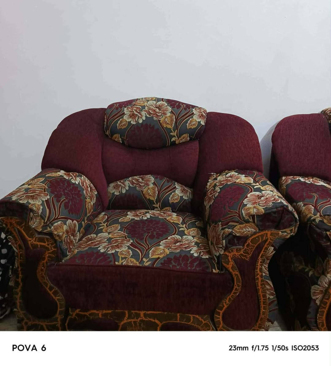 تخم للبيع ١٠ مقاعد نظيف السعر ٢٠٠ بي مجال
مكان حي نزال
 الرقم *********** لشراي 
إشارة الأصدقاء
