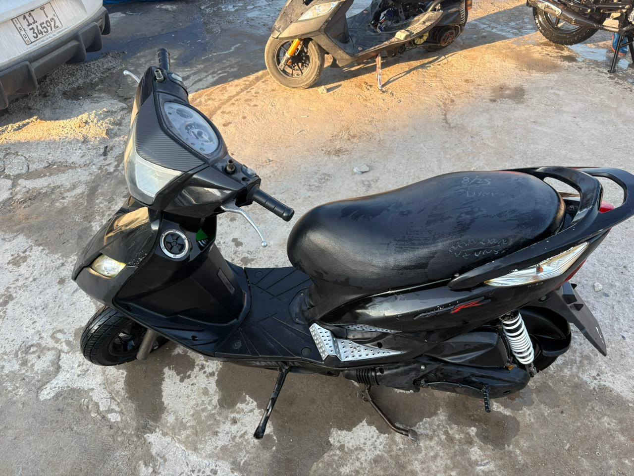 السلام عليكم دراجة ماكس ثعلب الدراجة خير من الله اتعب احجي بيها ومبينه ميحتاج احجي نضيفه دراجة شلعه ومعدل وكهربائيات كاملة مكملة وعليها كصه جي تي ار دراجة مكفوله من كلشي تجي وتشوف النضافه بعينك السعر 700 وبيها مجال حك الجية مكاني بغداد النداء ***********
