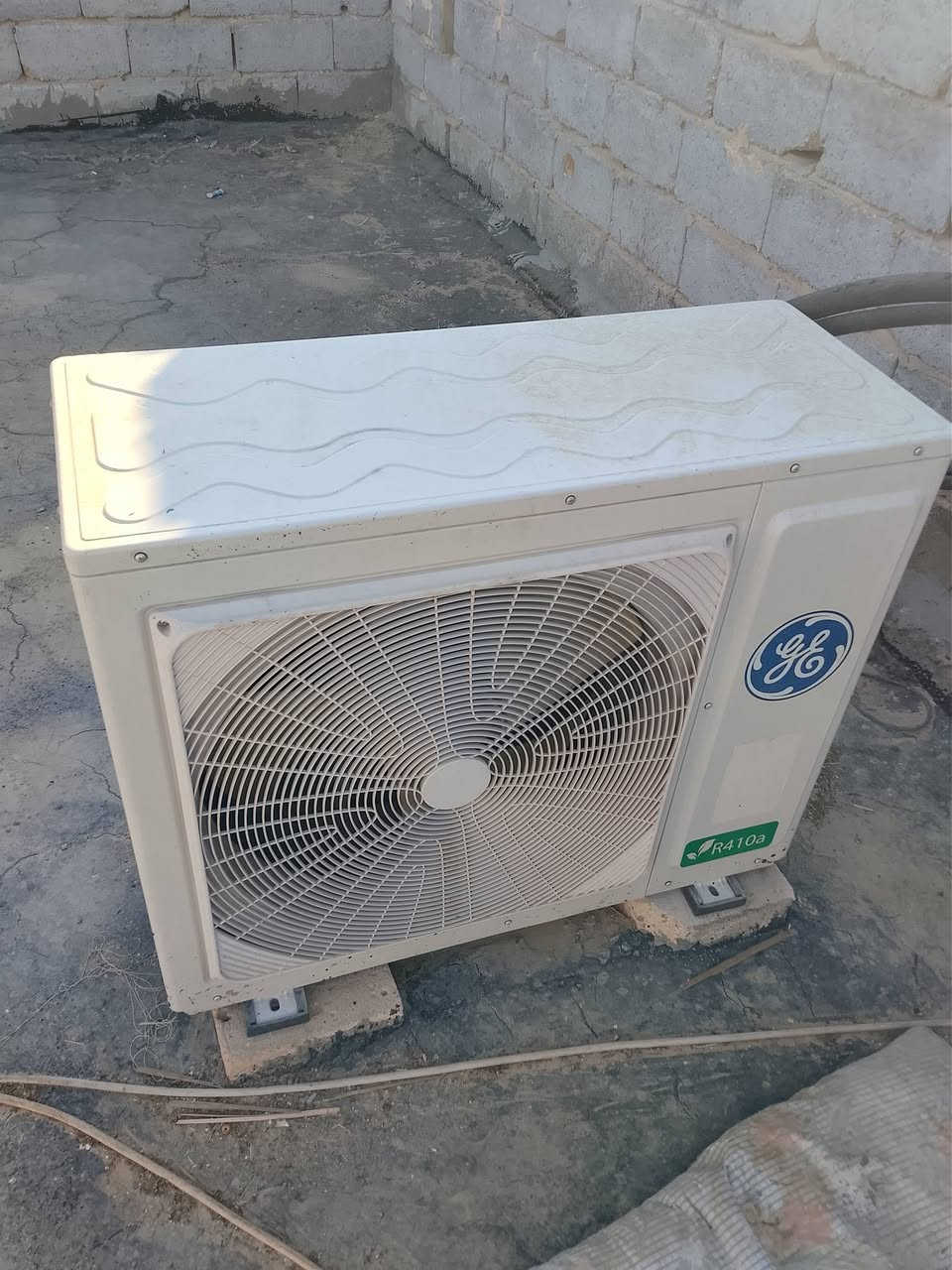 سبلت 2طن جديد ونضيف من اخذته لسه حته غسل ماغسلته ولا داخل تصليح بعده نضافه 100/100
***********
