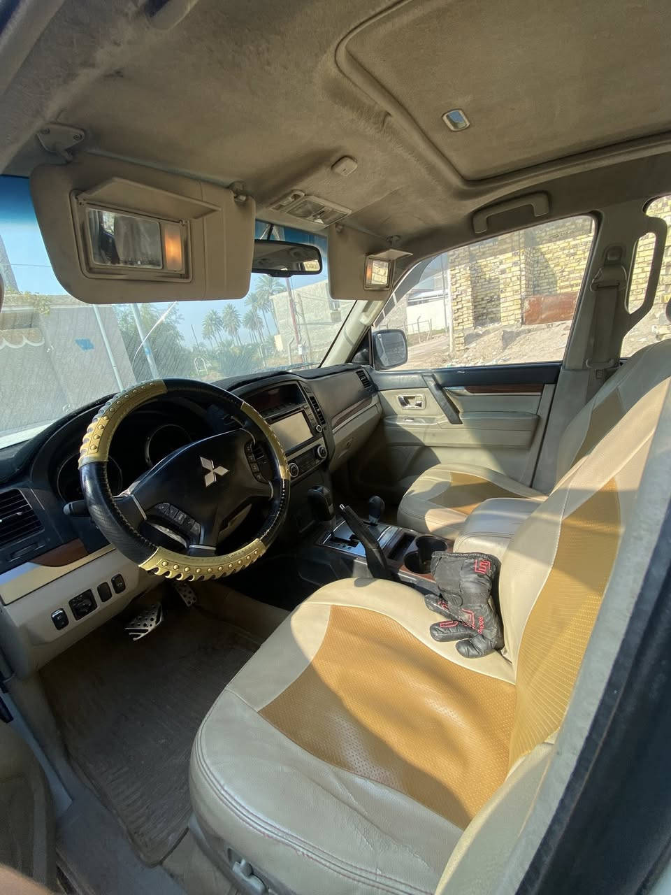 السلام عليكم 
سياره نوع متسيبوشي(بايجيرو) للبيع
موديل 2009 محدثه 2018
السياره نضيفه جداً مابيها اي عيب
مكفوله كفاله عامه من الضربه والصبغ موجود لها سونار
السياره حبتوره عدا الدمام
كراسي كهربائيات مال السياق والصدر
محرك مامفتوح على الفحص
سنويه لل28 تحويل ثاني يوم 
كهربائيات أيرباك كله شغال
باتري جديد أصلي اشترينا ب110
تخم تاير نضاف
تبريد 3 قطع تدفئه تبريد كله شغال مع شاشه لمس ونضام كاميرا خلفيه مع الرجوع 
السياره شلعه ومعدل جداً قويه ومعروفه بالسرعه والرزانه جامات شفط 6سلندر وارد خليجي رقم بغداد.

السعر (140ورقه) وبيها مجال
العنوان (بابل-حله-مركز المدينه-قرب جسر الهنود)
رقم الهاتف للأستفسار أكثر
***********
(أبو أحمد)
