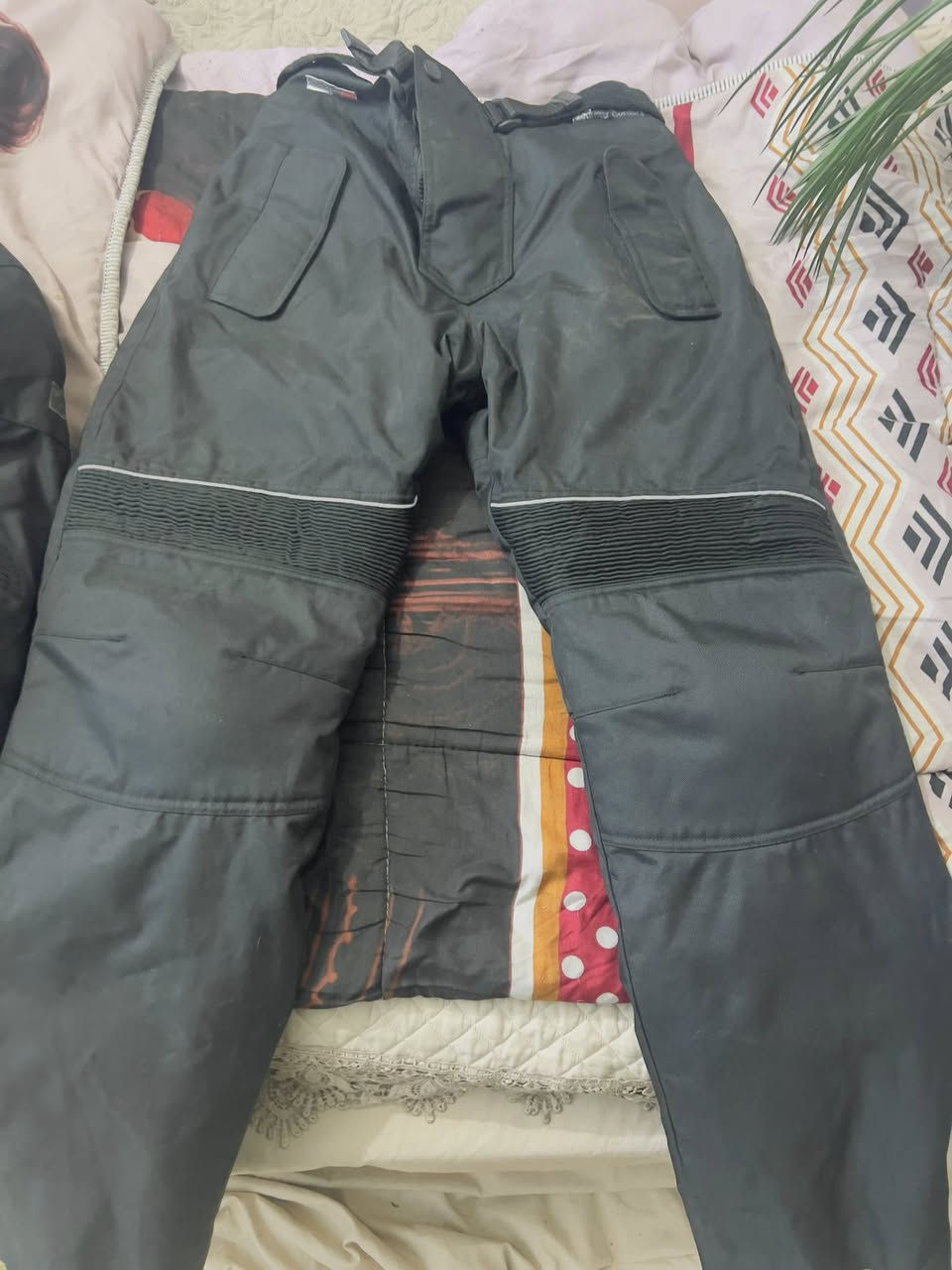 السلام عليكم قمصلة وبنطلون سيفتي كامل سعر 30
اتصال 0770004004


**إذا كنت صاحب هذا الإعلان وتريد حذفه لأي سبب، رجاءا أرسل رسالة إلى الدعم الفني**