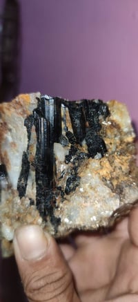 تورمالين اسود • حجر كريم • طبيعي