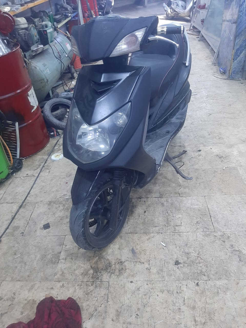 شونك شباب دراجه فحل نوزل لبيع دراجه كلشي شغال بيه صالنصه تك بوشه زوج كلاجات دراجه بلديه سعره ٤٥٠وبيه مجال حك لجيه تعال خاص وتدلل مكان شعب


**إذا كنت صاحب هذا الإعلان وتريد حذفه لأي سبب، رجاءا أرسل رسالة إلى الدعم الفني**