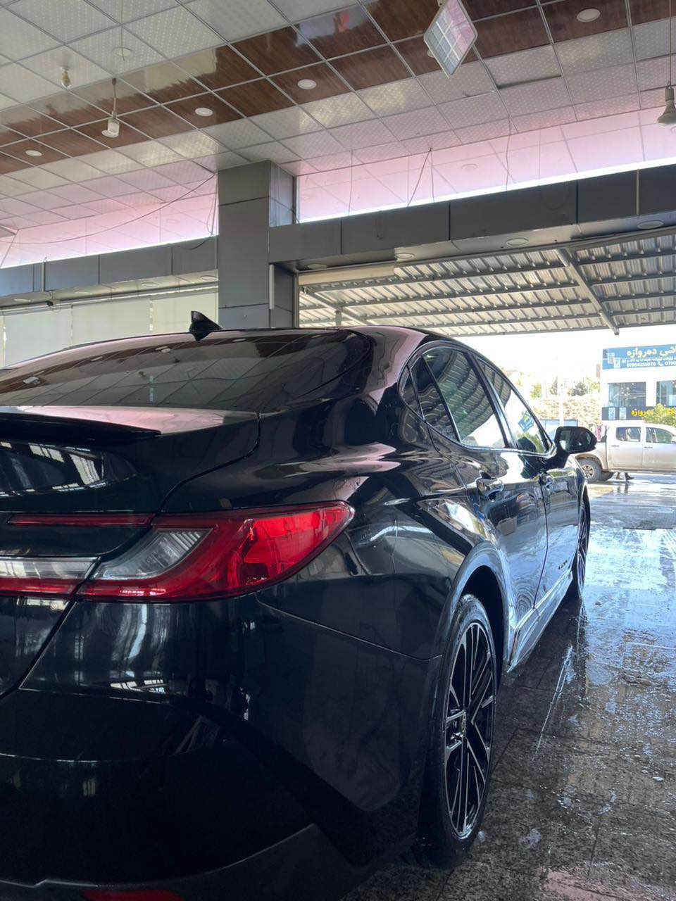 تۆیۆتا کامری 2025 
مواسەفات LE 
70,000 ڕۆیشتووە
سەیارەکە بەناوی خۆمانە
بۆیاغ 3 پارچەیی لێکراوەتەوە و دزراوە
بێ داخلی پشت و پێشی کەپسە پەڕەشوتی نەتەقیوە
سەیارەکە بێ تعدیل و ساردەکوتە
گێڕ و مەکینە  بەشەرت
0750 447 4954 سوران, أربيل
