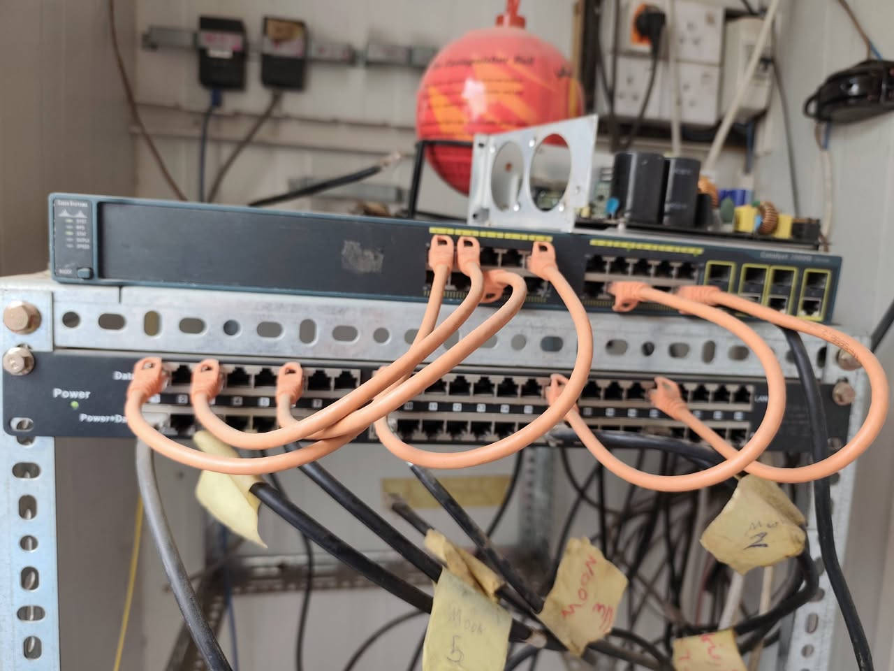 السلام عليكم..
تحيه طيبه..
برج منصوب للبيع في محافظة النجف الأشرف مركز المدينة 
حديد 35 إيراني 15 متر
كرفان بأبعاد (1×1.5×2)
سبلت حجم واحد طن
سكترات ubnt زاوية 120 عدد 3
روكتات عدد 3
اومني + متل 5G
عاكسة مكزيما 850 + بطارية 150 
سويج 1G
بور سبلاي 30A 
باچ بنل 1G
وكل ذلك موضح بالصور

قيم السعر بما يرضي رب العالمين وما نختلف إن شاء الله 
للتواصل واتساب (غير متواجد على الفيسبوك)
***********
