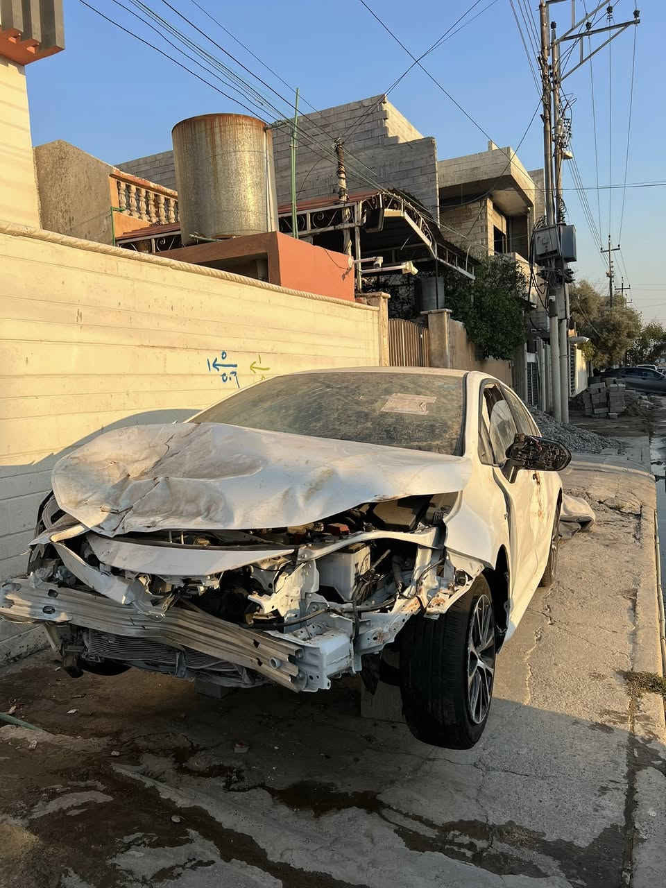 السلام عليكم 
كورلا 2025 تجميع صين شكل الامريكي
السيارة قبل الحادث زيرو ماشية ٥ الالف كيلو
قبق الكير بي كسر ينلحم يم اي واحد والمكاين ثنينهم سليمات
الهايبرد مالها يشتغل على البطارية
السيارة حرة بأسمي رقم نينوى تحويل ثاني يوم
وباقي التفاصيل بالصور والفيديو موضحة
تواصل رقم : ***********
