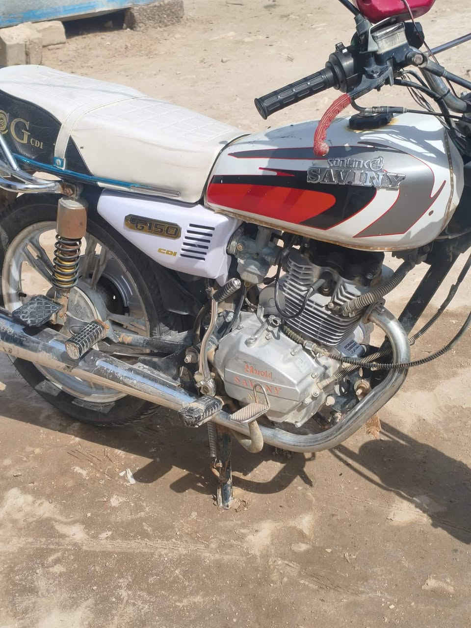 سلام عليكم دراجه ايراني سيفان للبيع دراجه نضيفه 
كهربائيات شغاله كلشي شغال محرك مجفت بس نضيف ونشط مكفوله للبيع االسعر 450 قفل للستفسار *********** مستعجل عل بيعتها
