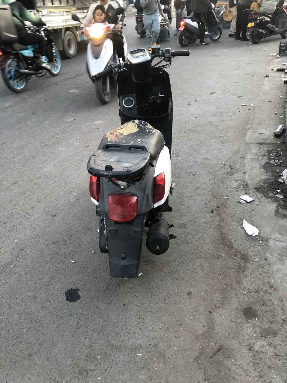 ماكس بوليسي للبيع كفرات اصليه الدراجه نوزل السعر 450 وبيها مجال العنوان مدينه الصدر الشراي يجي خاص ***********
