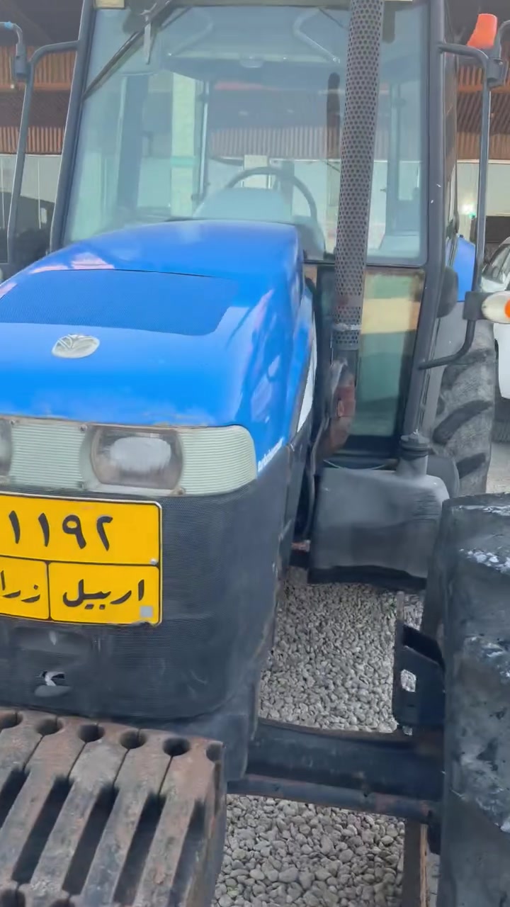 سلام عليكم 
للبيع نيهولند موديل ٢٠١٢ حجم ١٠٠
مكينه جاهزه من كلشي 
مكاني بابل الكفل 
***********
