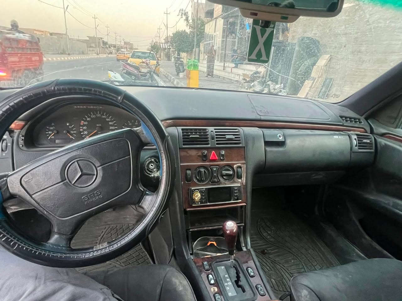 للبيع او مراوس حسب القناعة
مرسيدس ام عيون موديل 96  
محرك بلادي خراطيم 
بدي مكفول من الضربه 
بيها شويه نواقص يرادلها ترتيب 
رقم بغداد تحويل مباشر 
مكاني فلوجه 
سعر 65 
***********
