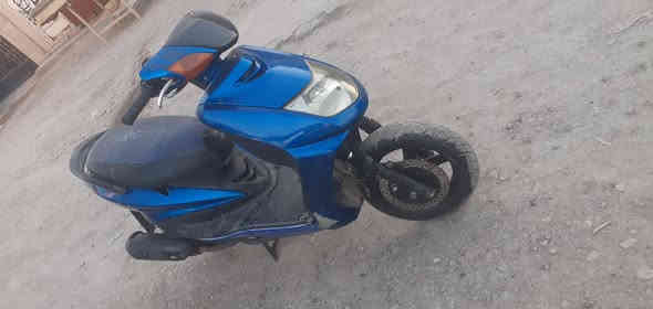 سلام عليكم دراجه سكنز نثيه ١١٠ ياباني سلف هندر كهرباته كله شغاله مكينه ناعمه شلع معدل أوراقه كامله مكاني غزاليه سعر ٤٠٠ شراي يخابره ***********
